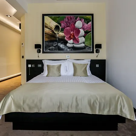 Garni Zen Free Parking Hotel 4*