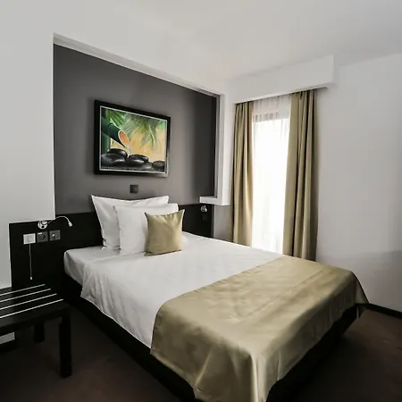 Hotel Garni Zen Free Parking 4*
