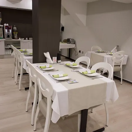 Garni Zen Free Parking Hotel Ni