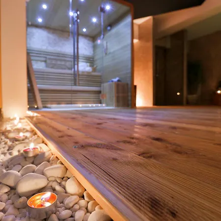 Hotel Garni Zen Free Parking 4*